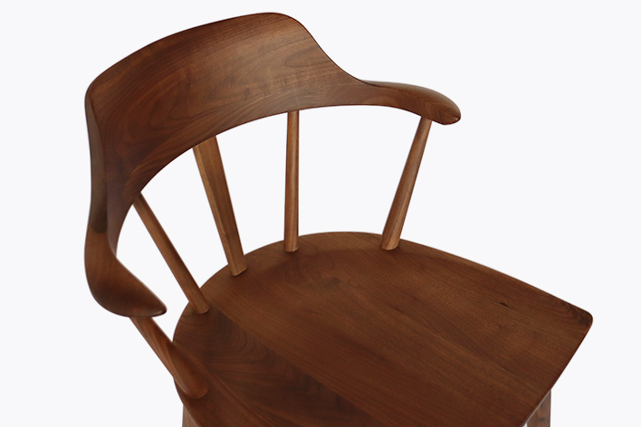 背もたれの形状