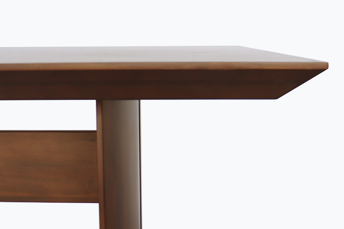 テーブル脚の横側