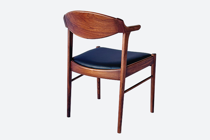 ウォールナット材 斜めから